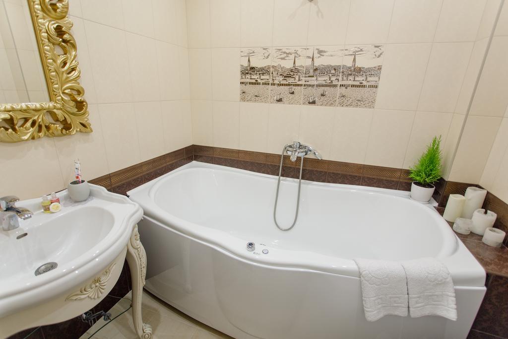 Royal Suite Apartment With Jacuzzi Szumi Kültér fotó