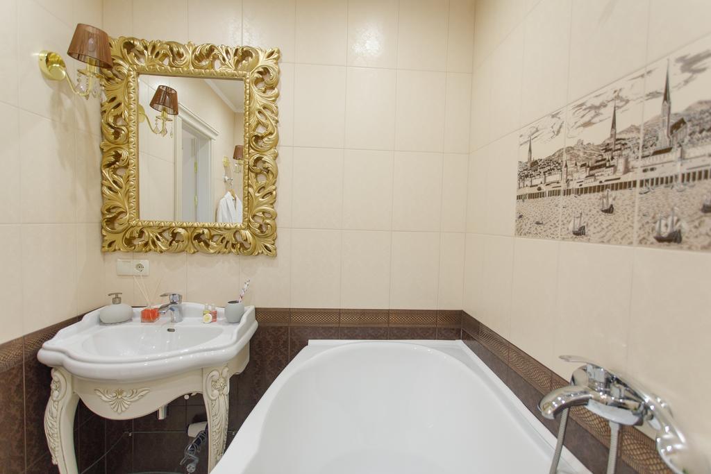 Royal Suite Apartment With Jacuzzi Szumi Kültér fotó