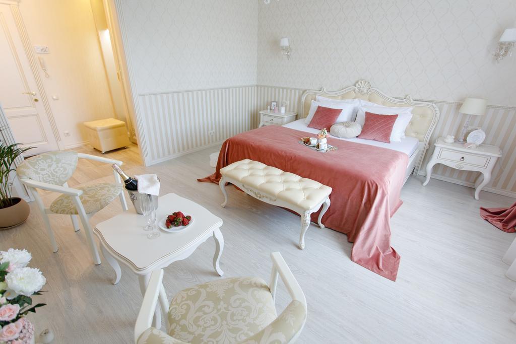 Royal Suite Apartment With Jacuzzi Szumi Kültér fotó
